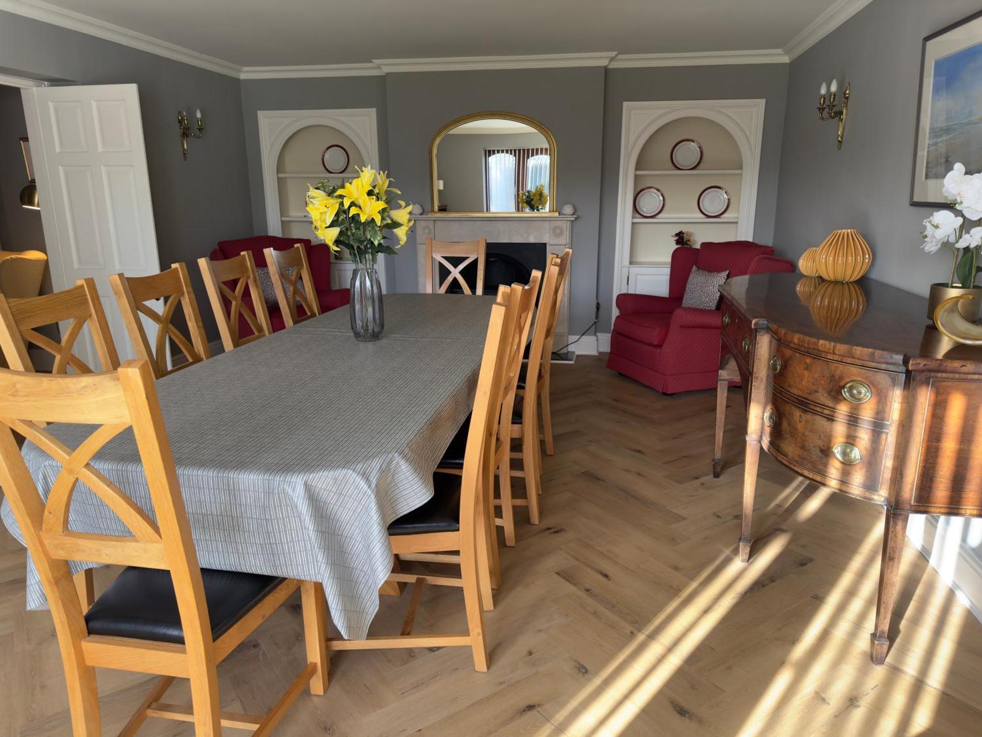 Vast, Elegant Home With Indoor Pool & Sauna Near Popular Golf Course Kington  Exterior photo